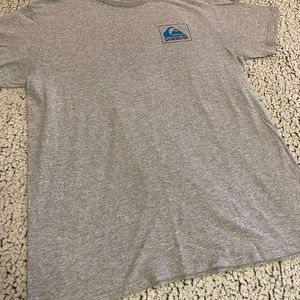 Quiksilver - casual gray means t shirt - size Medium
